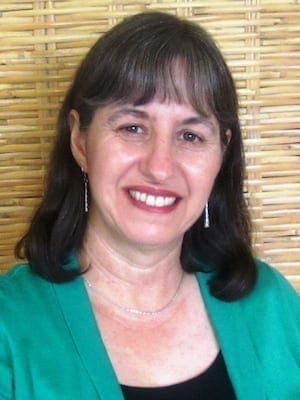 Nora Lozano headshot