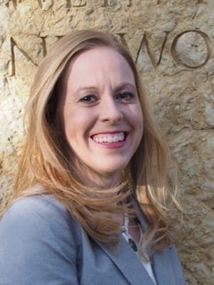 Caroline Smith headshot